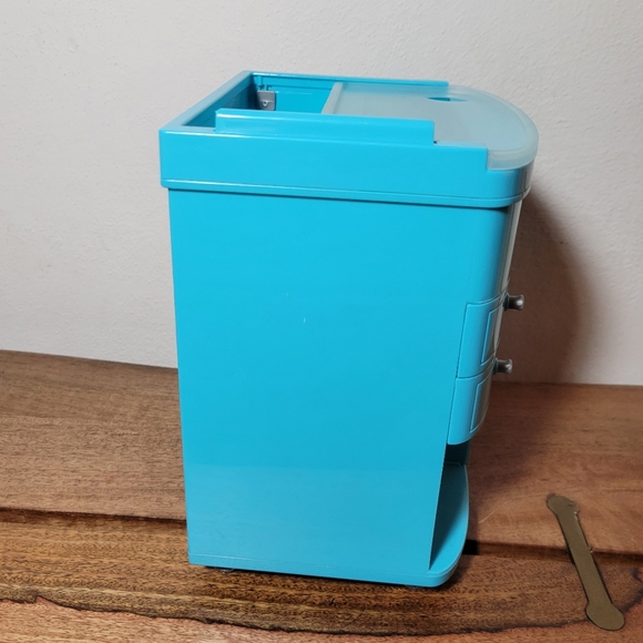 American Girl Truly blue hairstyling caddy missing a few things - Picture 7 of 10